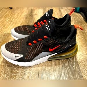Nike Air Max 270 Sneakers Black Crimson Red Grey White AH8050015 Mens 10.5 Shoes